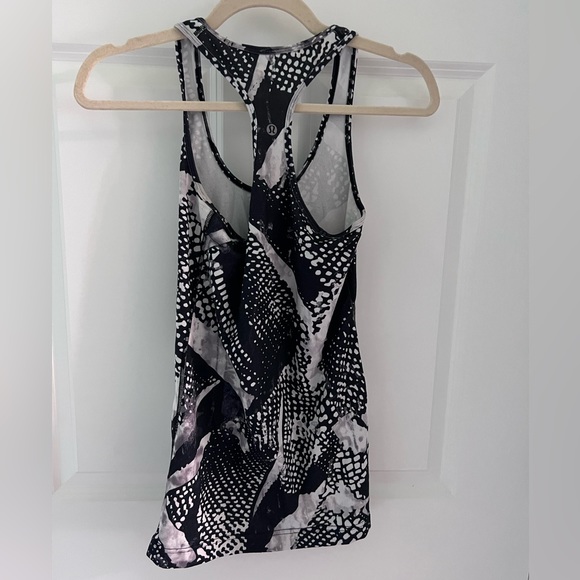 SIZE FOUR LULULEMON RACERBACK TOP - Picture 3 of 3